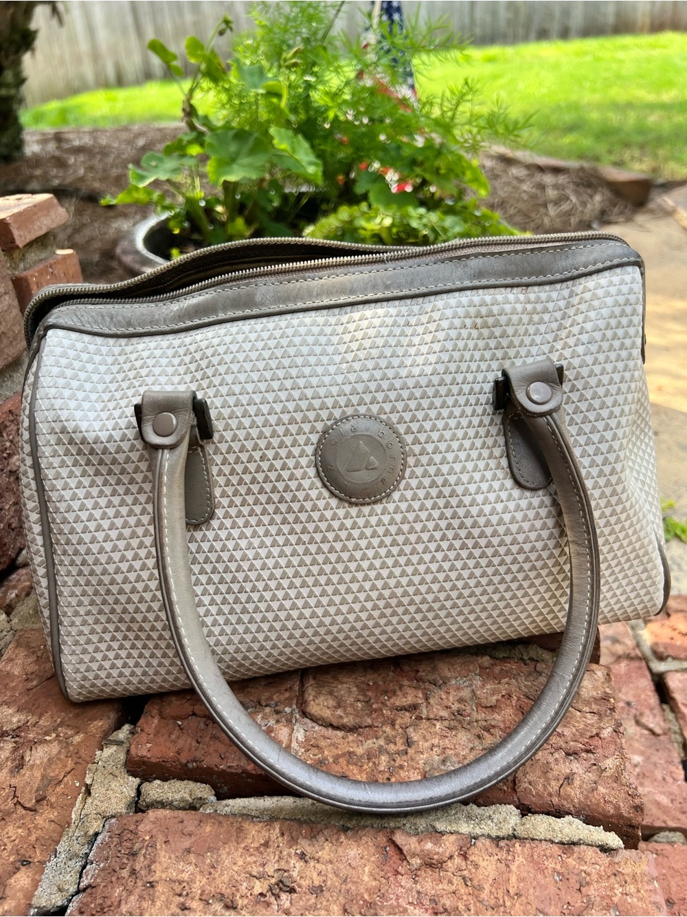 Liz Claiborne Taupe Textured Satchel Handbag vintage 1983